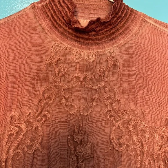 Soft Surroundings 100% Silk Embroidered Tunic Size Medium - Picture 6 of 11